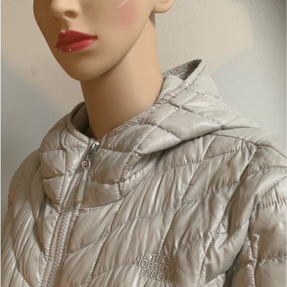 North Face mid-length coat Large - Picture 9 of 9